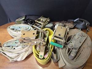 lot 1514 image: Cargo Tie Down Straps with Ratchets