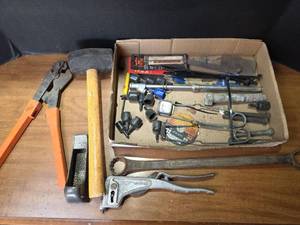 lot 1531 image: Mixed Tool Lot with Stanley Surform and Pop Riveter
