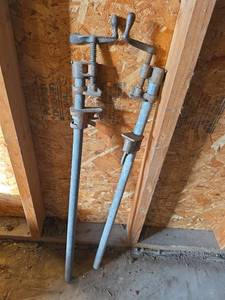 lot 1540 image: Pipe Clamps