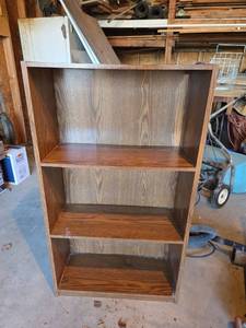 lot 1559 image: 3-Shelf Wood Bookcase