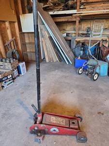 lot 1560 image: Heavy Duty 3.5 Ton Hydraulic Floor Jack