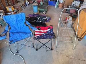lot 1575 image: Folding Camp Chair and Table with Rolling Cart