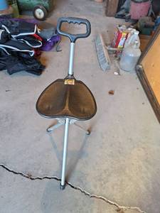 lot 1576 image: Standing Support Stool