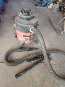 lot 1592 image: Shop-Vac 1.25 HP WetDry Vacuum