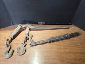 lot 1607 image: Cast Iron Antique Tools