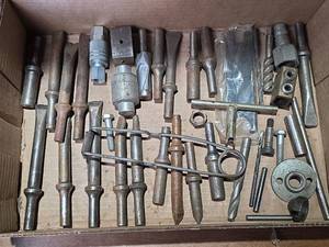 lot 1628 image: Large Lot of Metal Machinist Tools and Bits