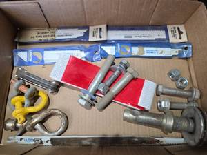 lot 1640 image: Reciprocating Saw Blades and Hardware Lot