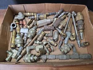 lot 1644 image: Mixed Lot of Industrial Hydraulic Fittings and Connectors