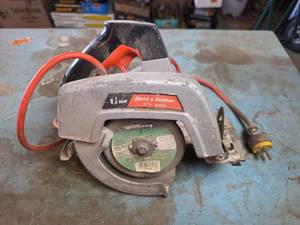 lot 1665 image: Black & Decker 7 14 Circular Saw 1.25HP