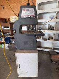 lot 1691 image: Craftsman 10-inch Band Saw Model 113.244400