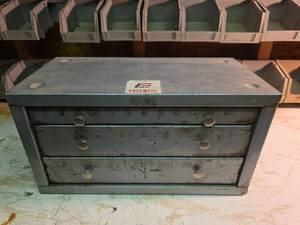 lot 2030 image: Fullwell Industrial Drill Bit Storage Cabinet with Assorted Drill Bits