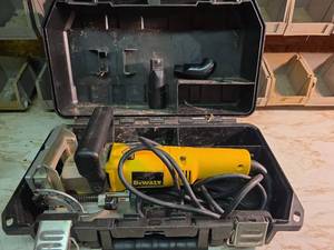 lot 2041 image: DeWalt DW682K Plate Joiner with Case