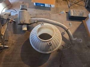 lot 2053 image: Industrial Mercury Vapor Light Fixture Assembly