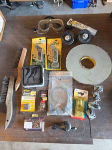 lot 2080 image: Mixed Hardware and Tool Lot