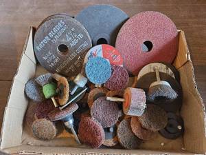 lot 2081 image: Mixed Abrasive Wheel and Disc Collection