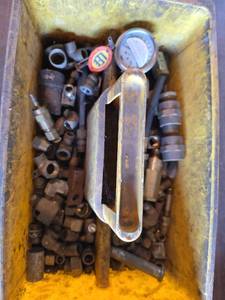 lot 2085 image: Brass Fittings