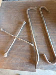 lot 2087 image: Crow Bar, Hooks, and Tire Iron