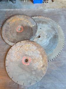 lot 2099 image: 14-18 inch Industrial Circular Saw Blades Set