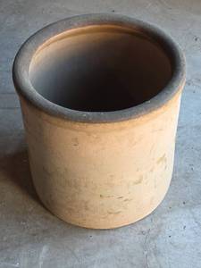 lot 2100 image: Large Crock