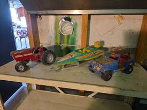 lot 2102 image: Toys