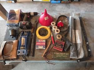 lot 2111 image: Tool and Auto Parts Collection Lot