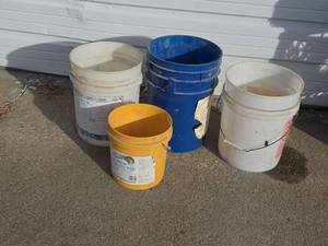 lot 2112 image: 5 Gallon Buckets Lot - Mixed Colors