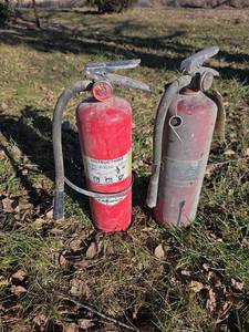 lot 3025 image: Red Industrial Fire Extinguishers - Need Recharged