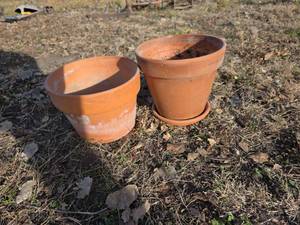 lot 3032 image: Traditional Terracotta Plant Pots- Set of 2 with 1 Saucer