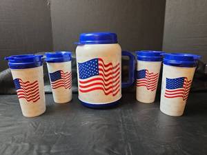 lot 3026 image: NIB American Flag Travel Mug Set