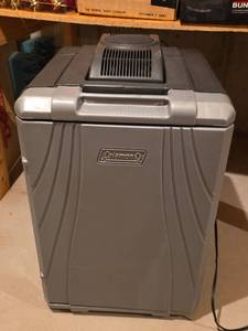 lot 3031 image: Coleman PowerChill Electric Cooler