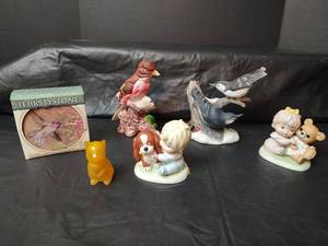 lot 3060 image: Gallery Originals 1984 Bird Figurine Collection, Thirsty Stones Coasters and More