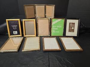 lot 3076 image: Mixed Lot Picture Frames - Gold & Wood Finish