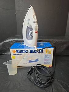 lot 3100 image: Black & Decker Quickpress Steam Iron AS75