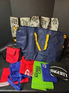 lot 3109 image: Duffle Bag and Assorted Other Tote Bags