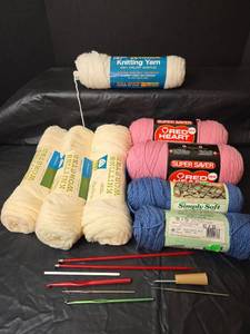 lot 3121 image: Mixed Yarn and Knitting Tools Collection
