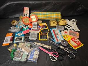 lot 3135 image: Sewing Notions and Supplies Collection