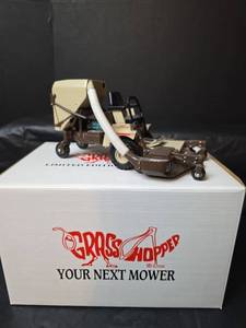 lot 3159 image: Grasshopper 725 Limited Edition Die-Cast Lawn Mower Model