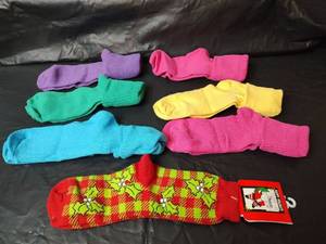 lot 3173 image: NEW Mixed Colorful Socks Collection, One Pair Holiday Pattern