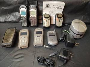 lot 3191 image: Walkie Talkies and Cell Phone Collection with Chargers