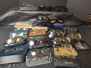 lot 3210 image: Mixed Eyewear Collection with Cases