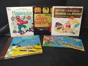 lot 3224 image: Vintage Childrens Record Collection - Winnie the Pooh, The Alvin Show, Bugs Bunny and the Tortoise, Peter Pan and More