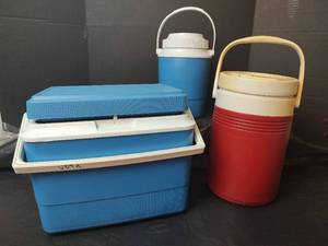 lot 3229 image: Cooler and Water Jug Collection