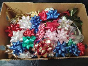 lot 3231 image: Holiday Gift Bow Collection