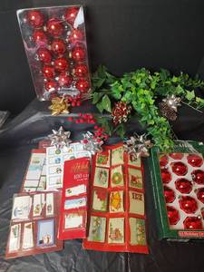 lot 3232 image: Holiday Gift Tag and Ornament Collection Bundle