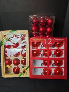 lot 3238 image: Red  Christmas Ball Ornament Collection