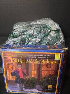 lot 3240 image: 2 ct Designers Choice 150 Light Add-A-Set Mesh Lights