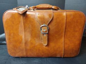 lot 3268 image: 1950s Leather Bag with Dividers