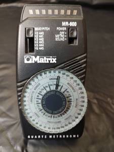 lot 3287 image: Matrix MR-600 Quartz Metronome