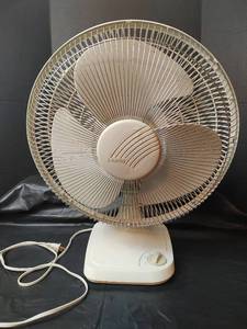 lot 3291 image: Lasko 17-inch 3 Speed Oscillating Fan