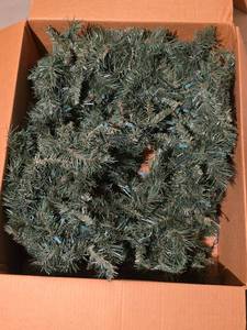 lot 3307 image: Pre-lit Green Christmas Long Swag